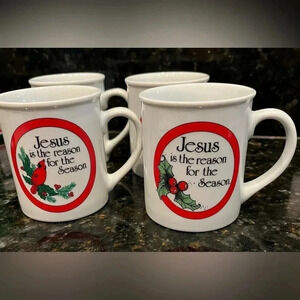 Set of Four Ceramic Christmas Coffee/Tea Cups